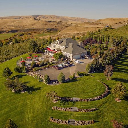 Cameo Heights Mansion And The Vine Fine Dining Restaurant Bed & Breakfast Touchet Екстериор снимка