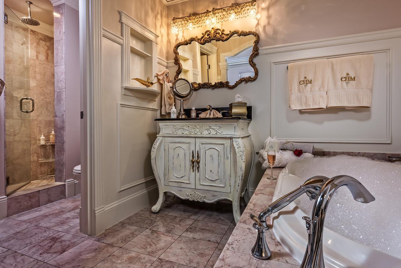 Cameo Heights Mansion And The Vine Fine Dining Restaurant Bed & Breakfast Touchet Екстериор снимка