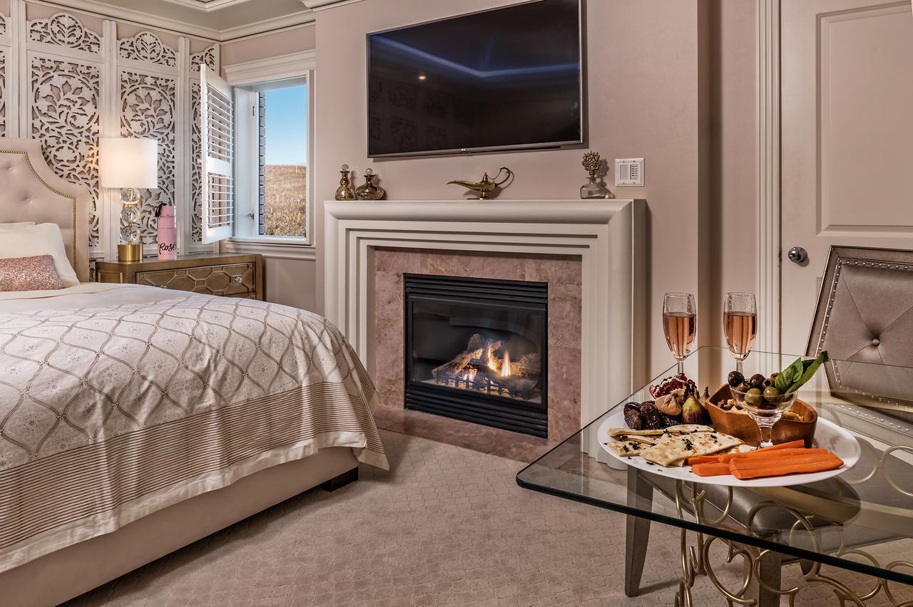 Cameo Heights Mansion And The Vine Fine Dining Restaurant Bed & Breakfast Touchet Екстериор снимка