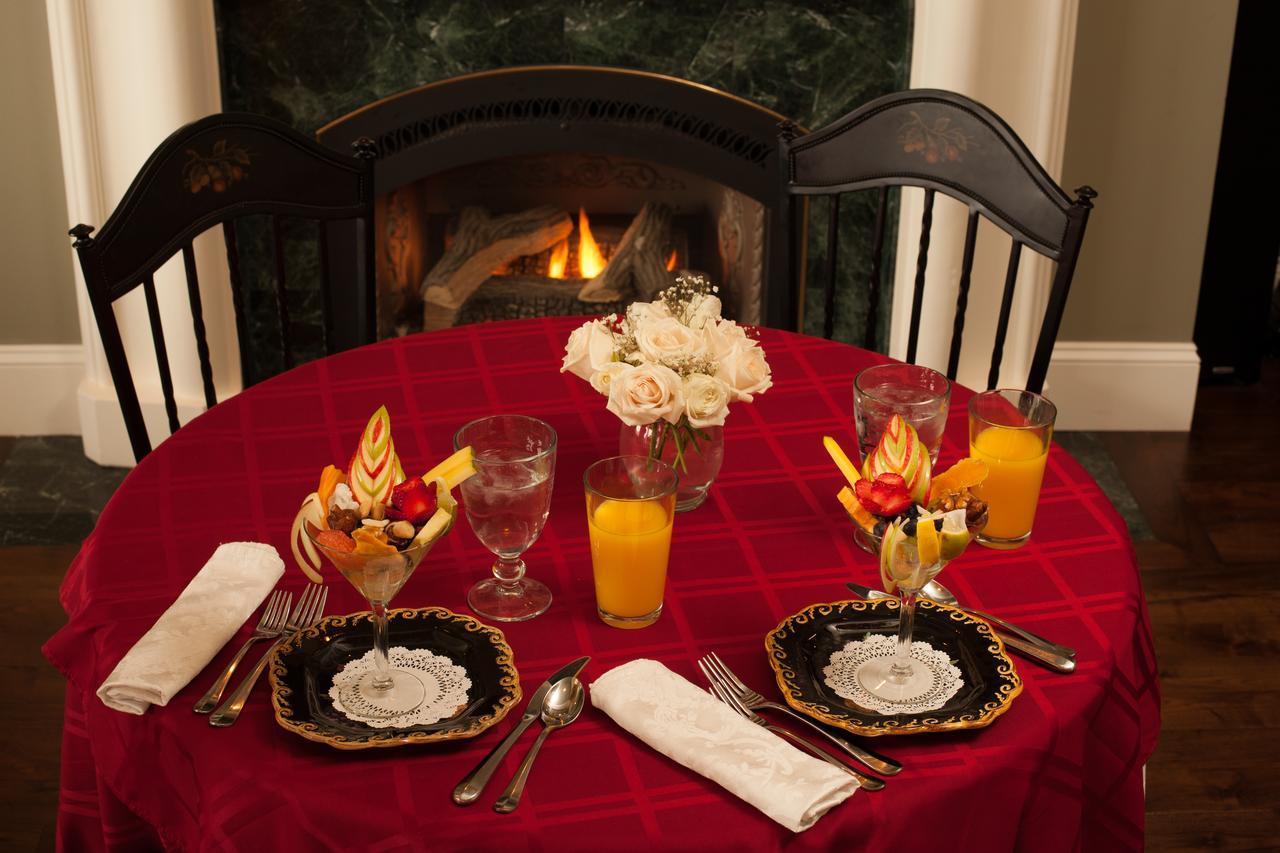 Cameo Heights Mansion And The Vine Fine Dining Restaurant Bed & Breakfast Touchet Стая снимка