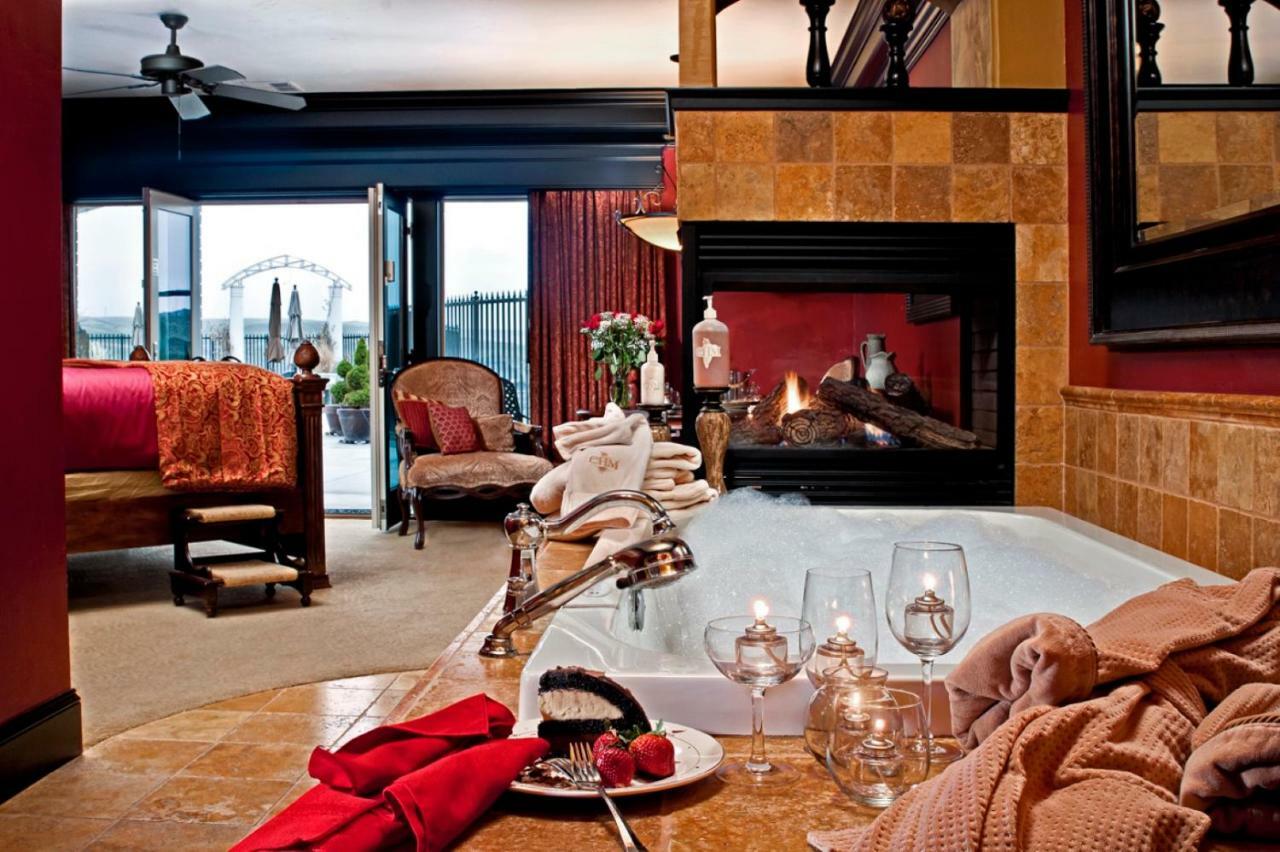 Cameo Heights Mansion And The Vine Fine Dining Restaurant Bed & Breakfast Touchet Екстериор снимка