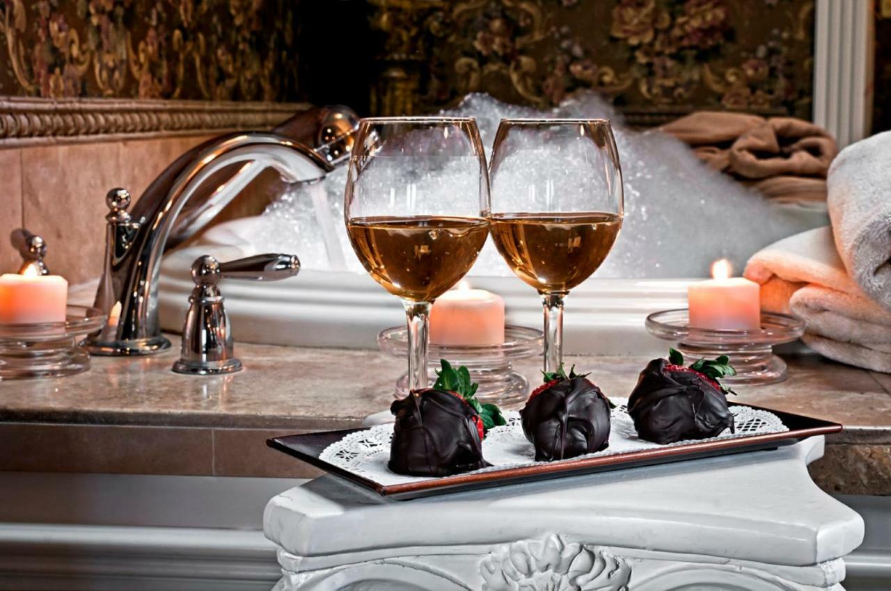 Cameo Heights Mansion And The Vine Fine Dining Restaurant Bed & Breakfast Touchet Екстериор снимка