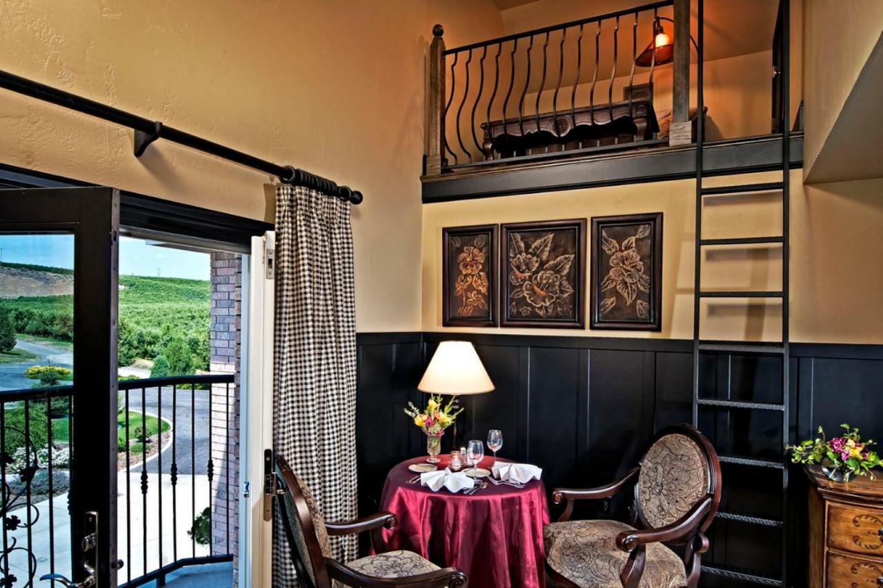 Cameo Heights Mansion And The Vine Fine Dining Restaurant Bed & Breakfast Touchet Екстериор снимка
