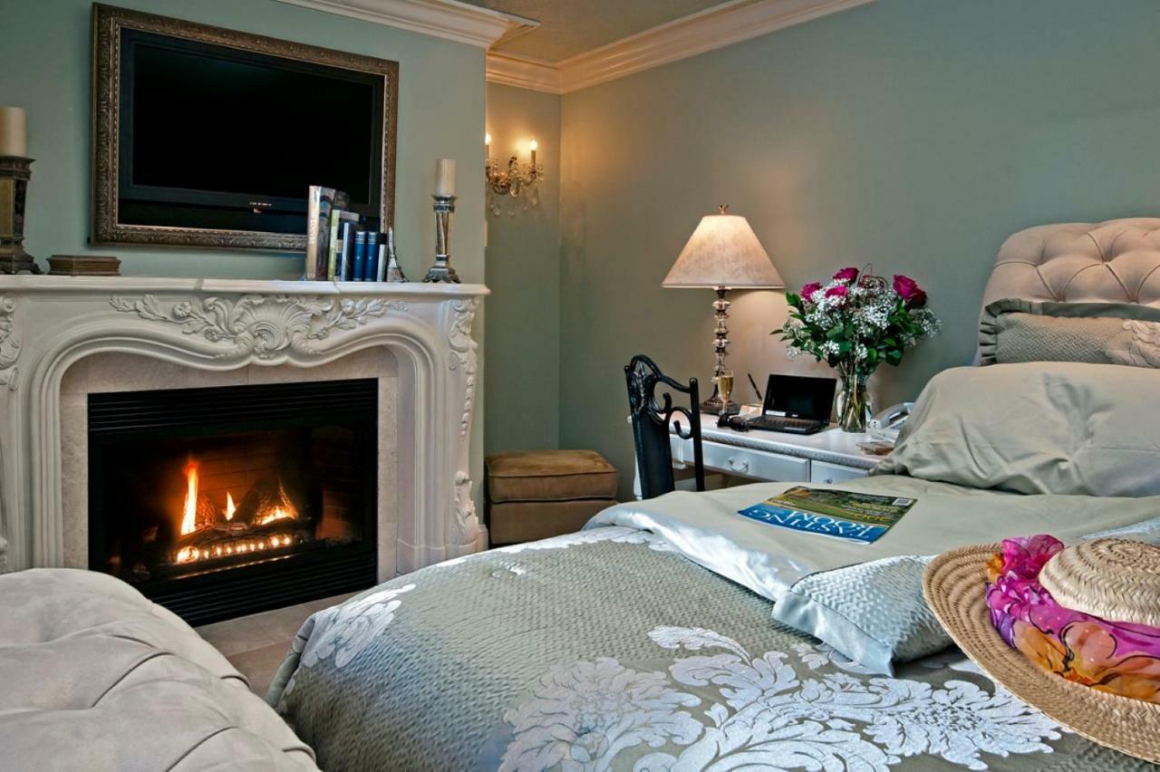 Cameo Heights Mansion And The Vine Fine Dining Restaurant Bed & Breakfast Touchet Екстериор снимка