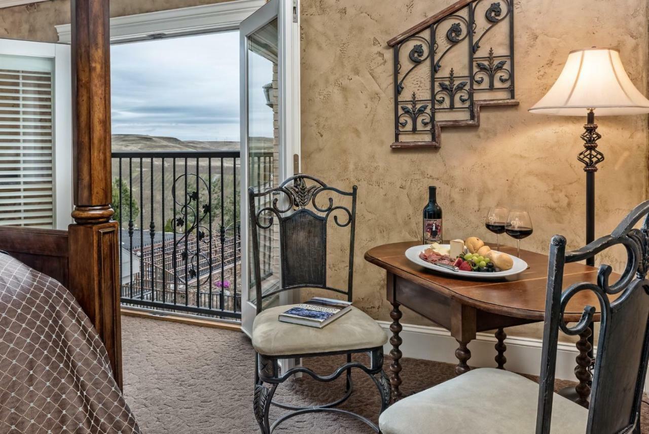 Cameo Heights Mansion And The Vine Fine Dining Restaurant Bed & Breakfast Touchet Екстериор снимка
