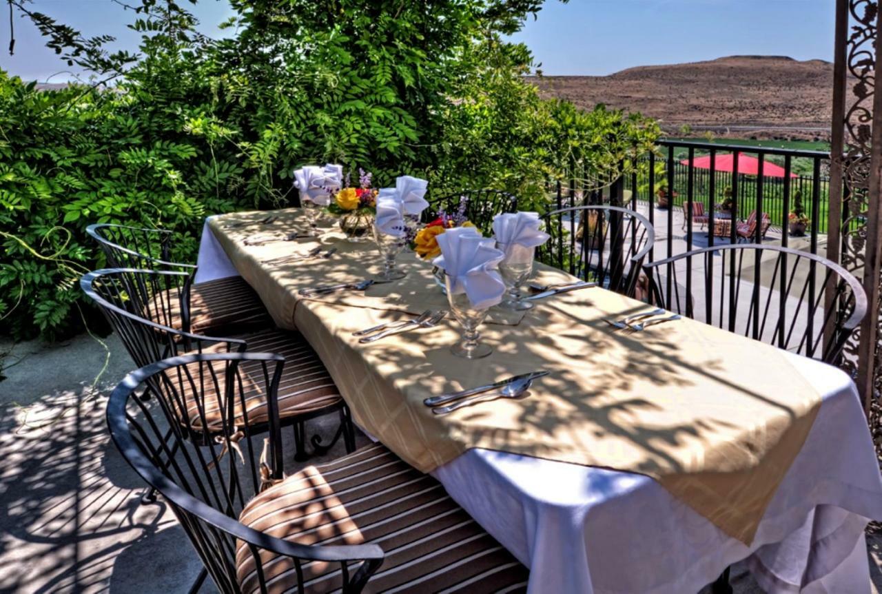 Cameo Heights Mansion And The Vine Fine Dining Restaurant Bed & Breakfast Touchet Екстериор снимка