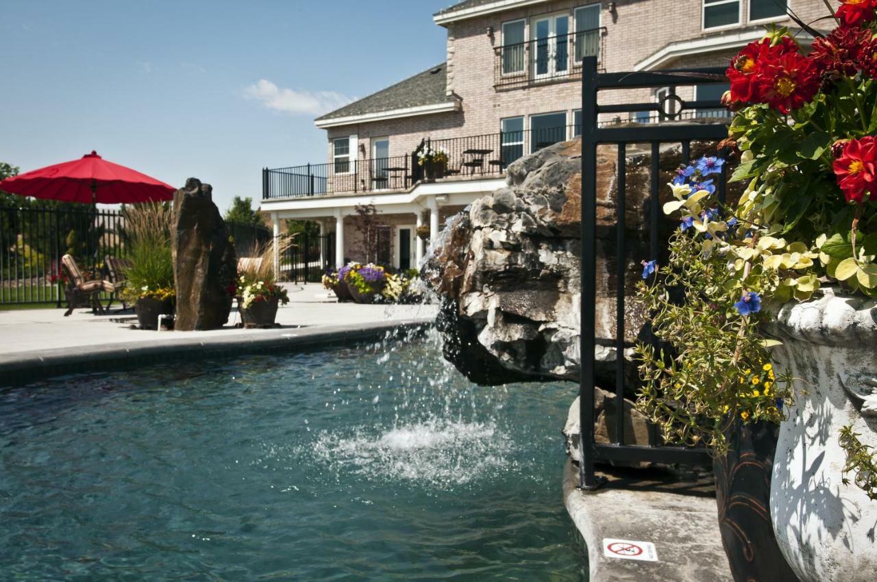 Cameo Heights Mansion And The Vine Fine Dining Restaurant Bed & Breakfast Touchet Екстериор снимка
