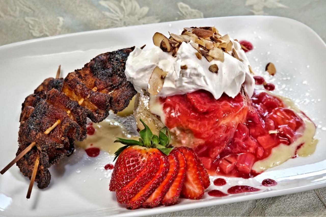 Cameo Heights Mansion And The Vine Fine Dining Restaurant Bed & Breakfast Touchet Екстериор снимка